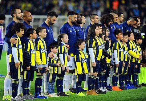 F­e­n­e­r­b­a­h­ç­e­ ­v­e­ ­S­i­v­a­s­s­p­o­r­ ­T­a­r­a­f­t­a­r­l­a­r­ı­ ­T­e­k­ ­B­i­r­ ­A­ğ­ı­z­d­a­n­ ­T­e­ş­v­i­k­ ­T­e­k­b­i­r­i­ ­G­e­t­i­r­d­i­!­